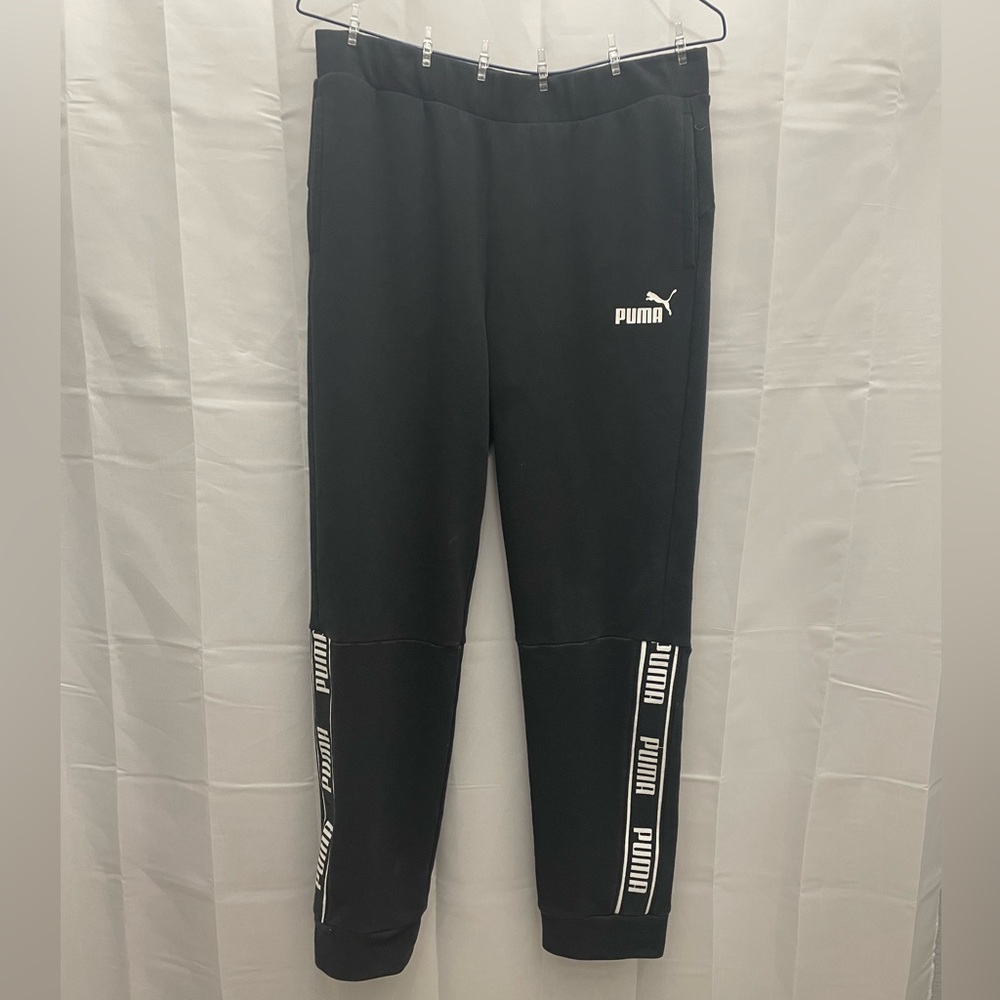 PUMA- Women’s black sweatpants #43